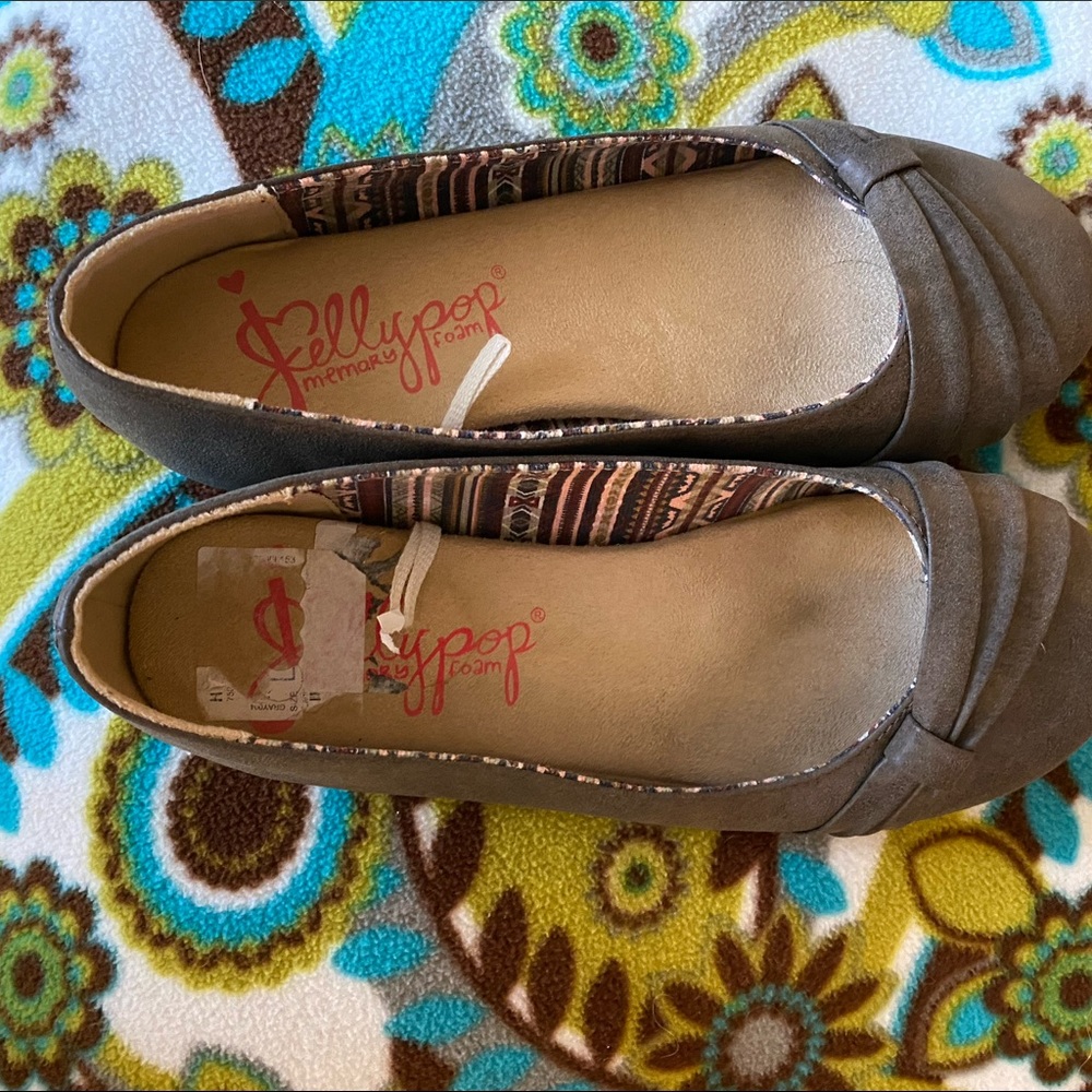 Ladies flats